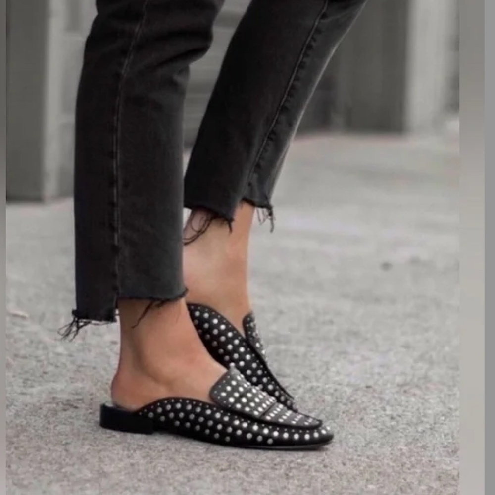 DOLCE VITA MAURA Black Leather Slides Slip-On Silver Studs